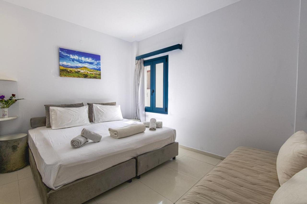 Porto Di Parikia (Paros)