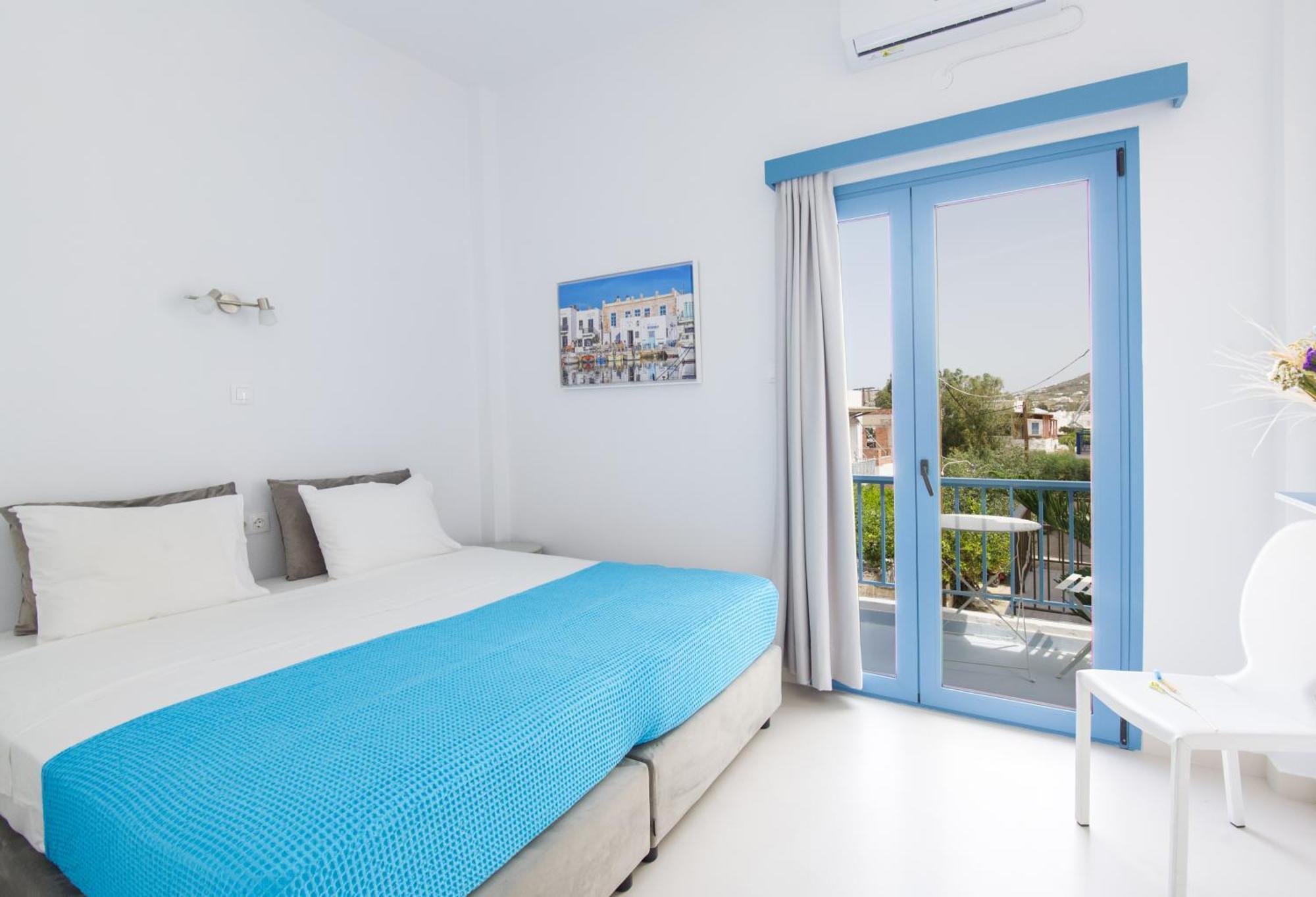 Porto Di Parikia (Paros)